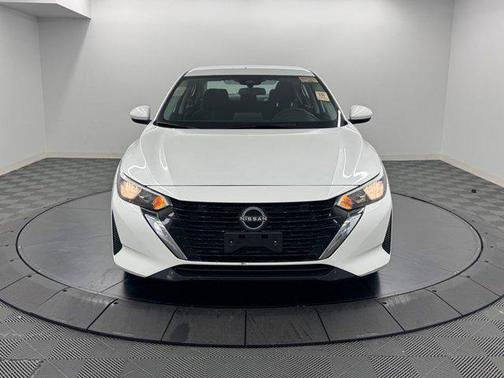 Aspen White Tricoat 2024 Nissan Sentra SV
