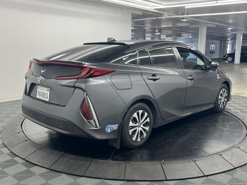 2021 Toyota Prius Prime LE