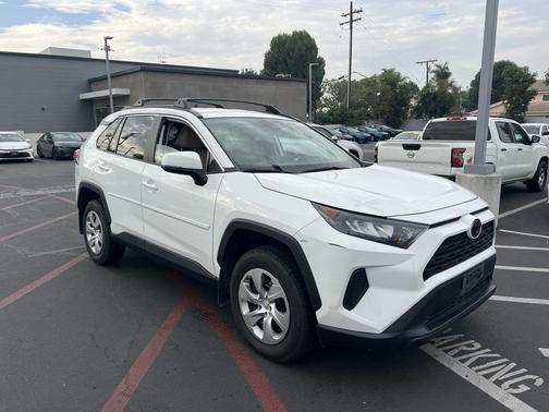 2020 Toyota RAV4 LE