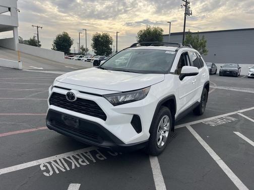 2020 Toyota RAV4 LE