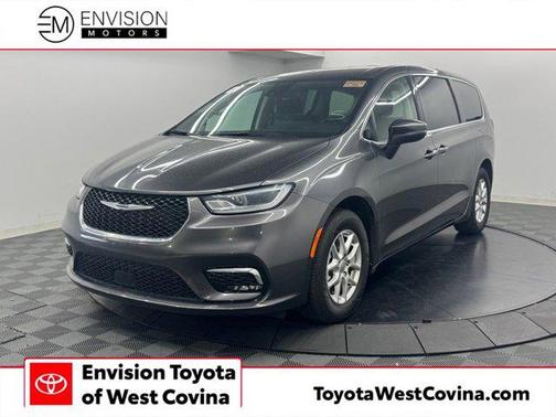 Granite Crystal Metallic Clearcoat 2023 Chrysler Pacifica Touring L