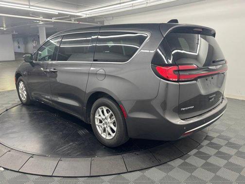 Granite Crystal Metallic Clearcoat 2023 Chrysler Pacifica Touring L