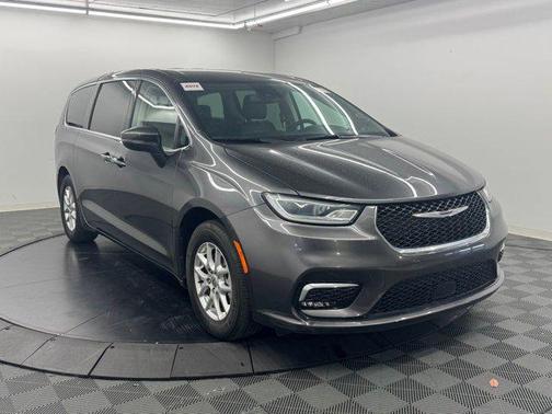 Granite Crystal Metallic Clearcoat 2023 Chrysler Pacifica Touring L