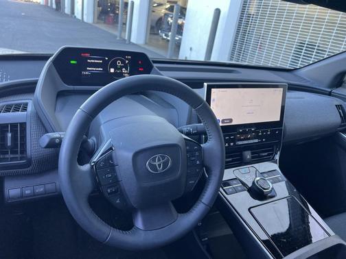 2025 Toyota bZ4X XLE