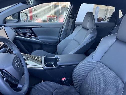 2025 Toyota bZ4X XLE