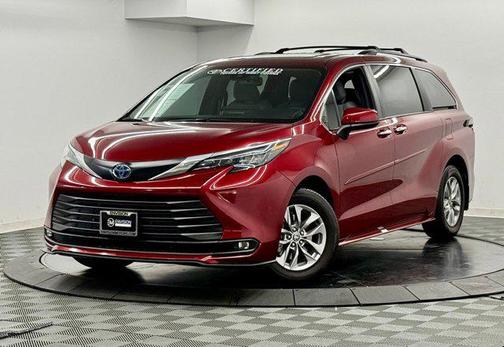 2025 Toyota Sienna XLE