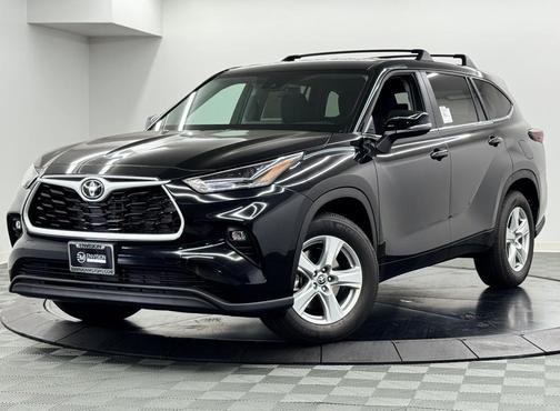 2025 Toyota Highlander LE