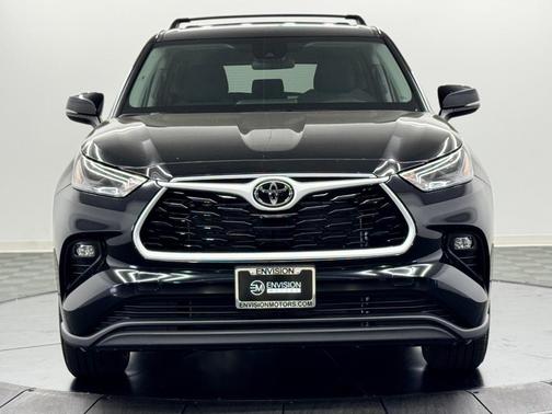 2025 Toyota Highlander LE