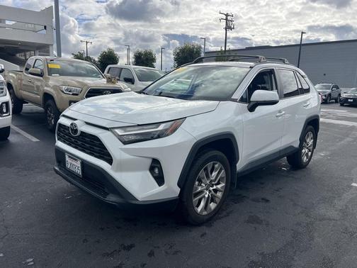 2023 Toyota RAV4 XLE Premium