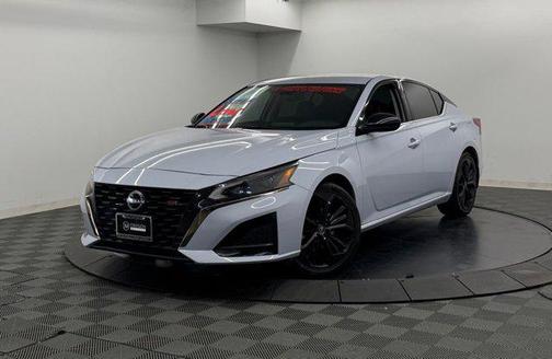 Gray Sky Pearl 2024 Nissan Altima SR FWD
