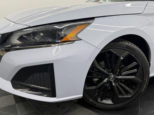 Gray Sky Pearl 2024 Nissan Altima SR FWD