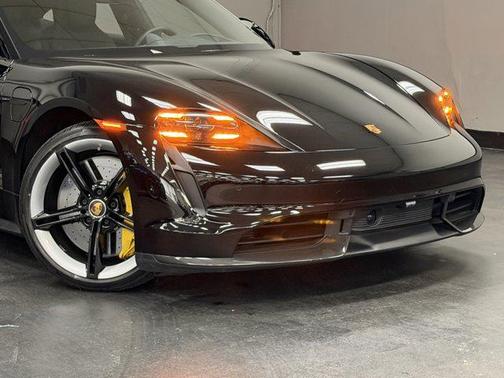 2022 Porsche Taycan Turbo S