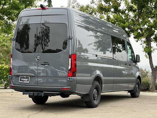 2024 Mercedes-Benz Sprinter 2500 Cargo 170 WB