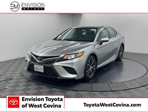 Celestial Silver Metallic 2019 Toyota Camry SE