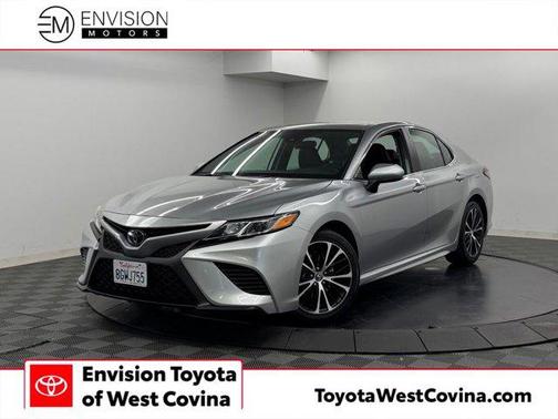 Celestial Silver Metallic 2019 Toyota Camry SE