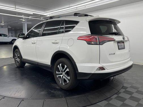 Super White 2018 Toyota RAV4 LE