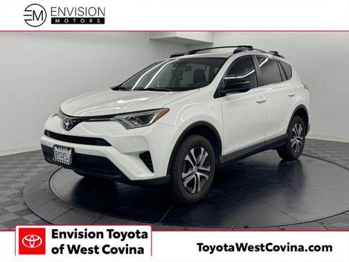 Super White 2018 Toyota RAV4 LE