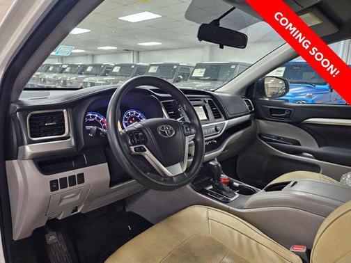 2015 Toyota Highlander LE
