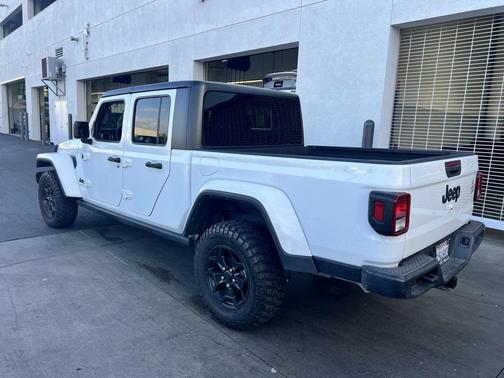 2023 Jeep Gladiator Willys 4x4