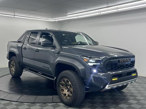 2025 Toyota Tacoma Hybrid Trailhunter