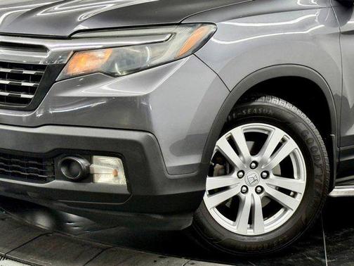 Modern Steel Metallic 2017 Honda Ridgeline RT