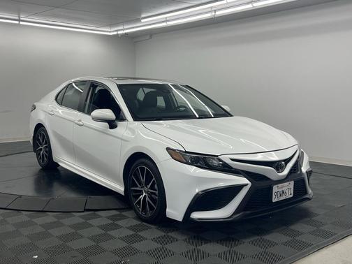 2023 Toyota Camry SE