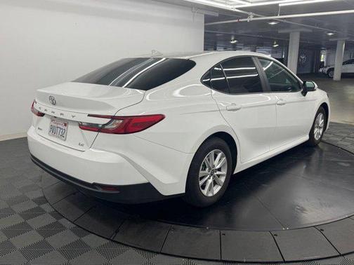 Ice Cap 2026 Toyota Camry LE