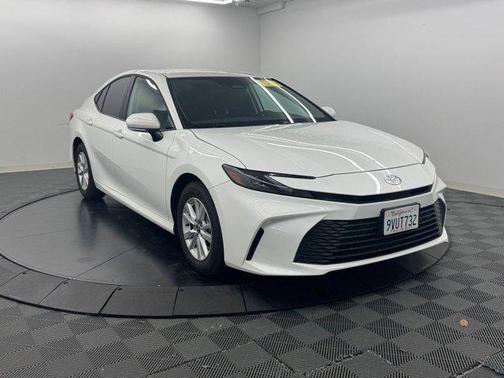Ice Cap 2026 Toyota Camry LE