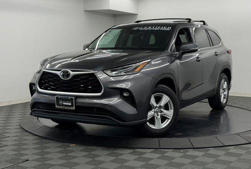 Magnetic Gray Metallic 2021 Toyota Highlander LE