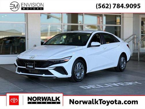 2024 Hyundai ELANTRA SEL