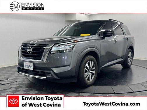 Gun Metallic/Super Black 2022 Nissan Pathfinder SL 2WD