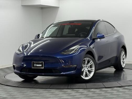 2022 Tesla Model Y Long Range Dual Motor All-Wheel Drive