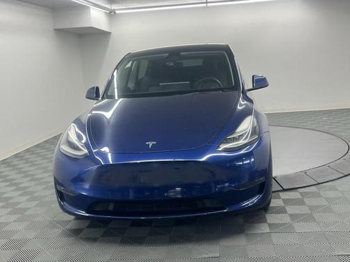 2022 Tesla Model Y Long Range Dual Motor All-Wheel Drive