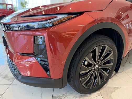 Tandoori w/Midnight Black Metallic Roof 2026 Toyota C-HR XSE