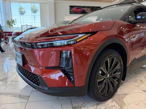 Tandoori w/Midnight Black Metallic Roof 2026 Toyota C-HR XSE