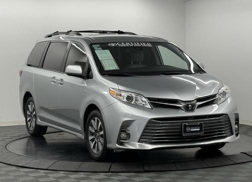 2020 Toyota Sienna XLE