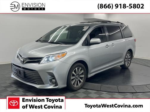 2020 Toyota Sienna XLE