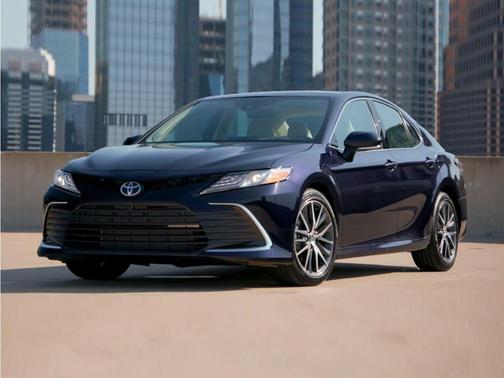 Super White 2021 Toyota Camry SE