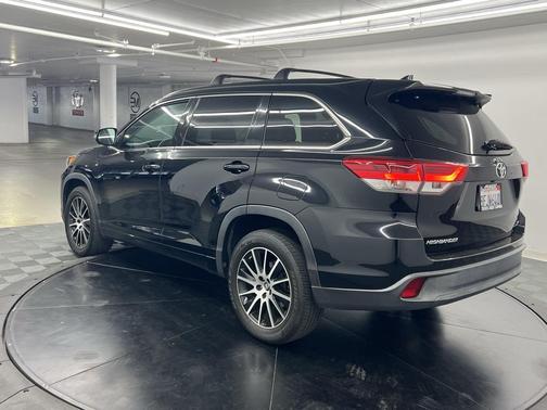 2018 Toyota Highlander SE
