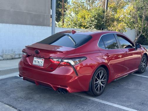 2022 Toyota Camry SE