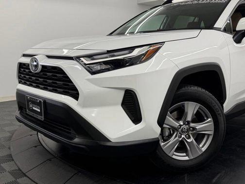 Ice 2025 Toyota RAV4 XLE