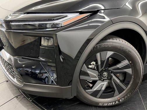 Midnight Black Metallic 2026 Toyota C-HR SE