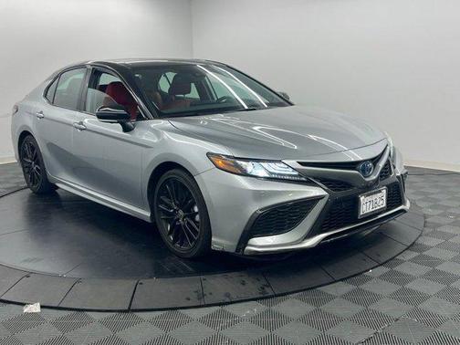 Celestial Silver Metallic/Midnight Black Metallic 2023 Toyota Camry XSE