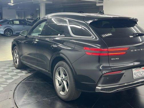 2026 Genesis GV70 2.5T Select