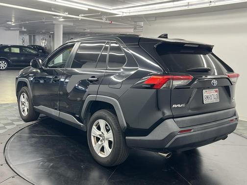 2019 Toyota RAV4 Hybrid XLE
