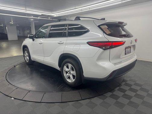 Wind Chill Pearl 2023 Toyota Highlander LE
