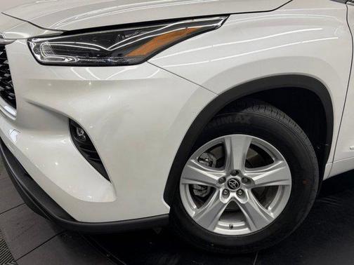 Wind Chill Pearl 2023 Toyota Highlander LE