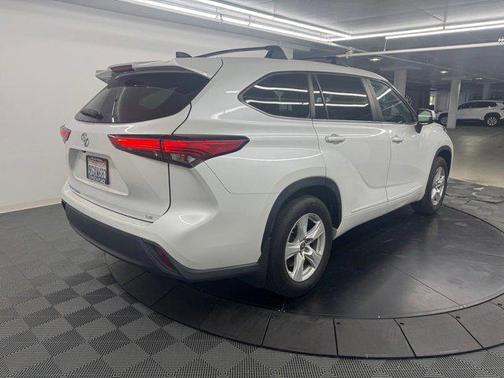 Wind Chill Pearl 2023 Toyota Highlander LE