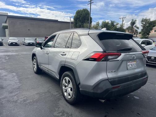 2021 Toyota RAV4 LE