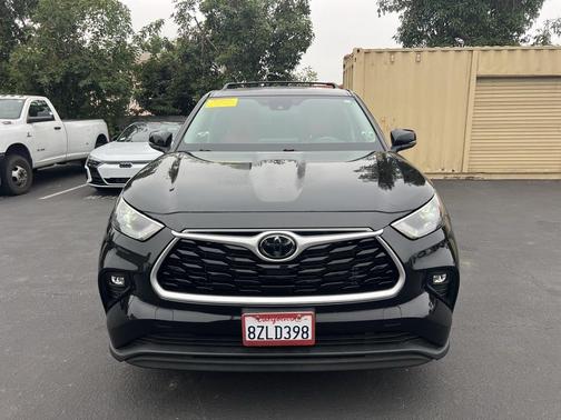 2022 Toyota Highlander LE